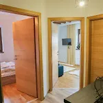 Nela 1 Apartman *