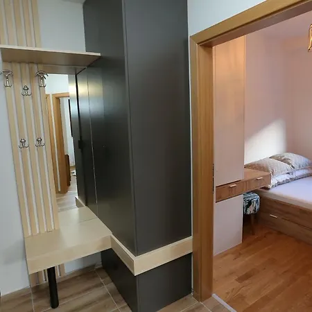 Nela 1 Apartment *
