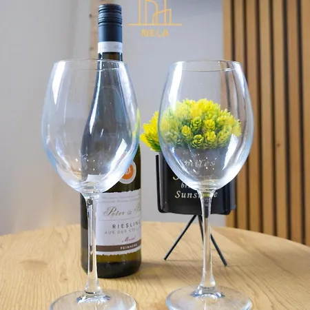 Nela 1 * ヤホリナ